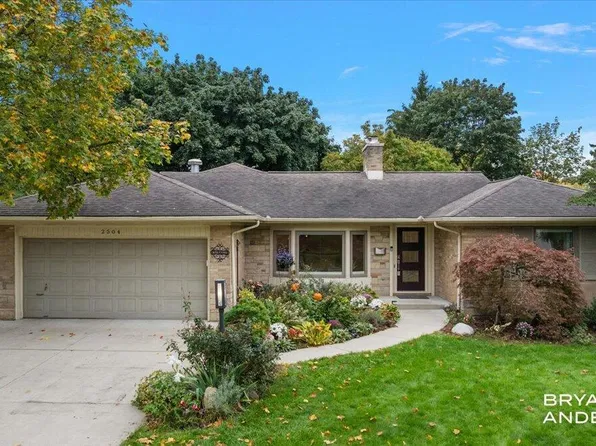 2504 Beechwood Dr SE, East Grand Rapids, MI 49506