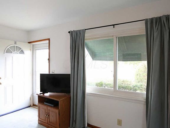 4th image of 516 Robinwood Ave