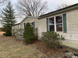 1034 Maksin Rd, Elkville, IL 62932