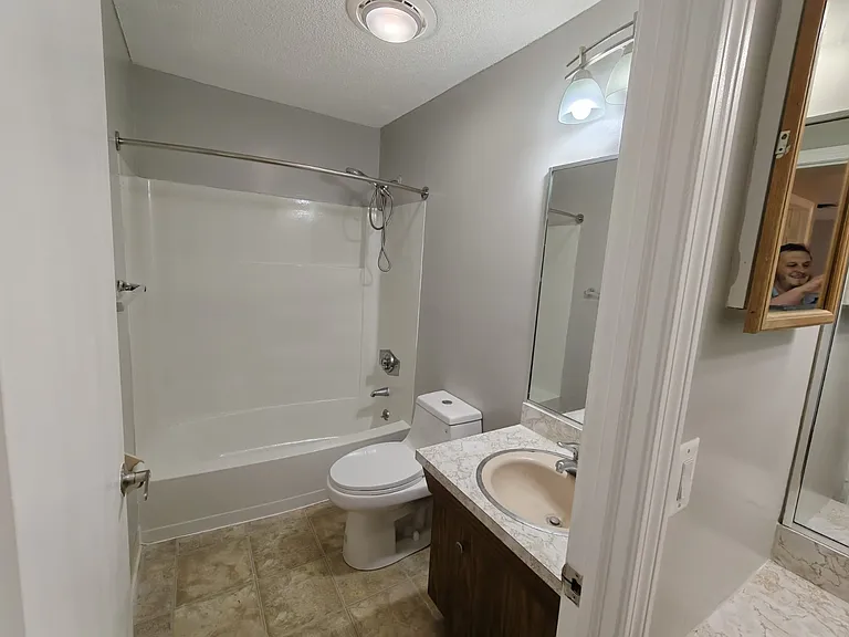 1439A10 Willard Ave — Photo 9