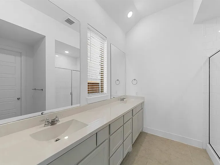 2025 Saint Andrews Dr — Photo 13