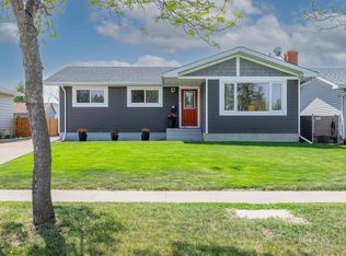 9438 89th St, Fort Saskatchewan, AB T8L1J1