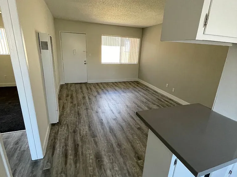 2120 Vanderbilt Lane, Redondo Beach, CA. — Photo 5