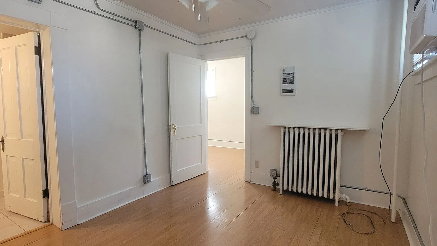 0428 Greenwood — Photo 3