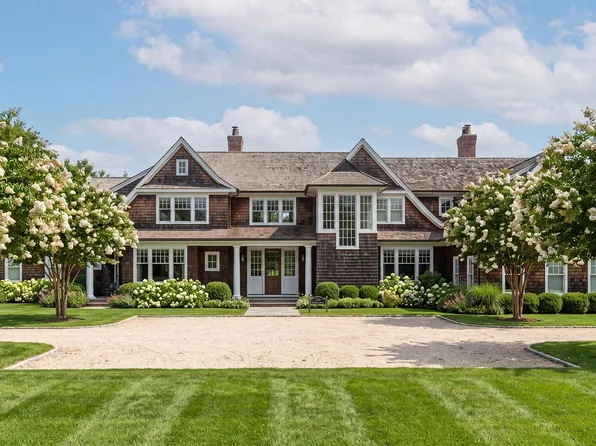153 Pond Ln, Southampton, NY 11968
