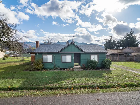 220 E 1st Ave, Sutherlin, OR 97479
