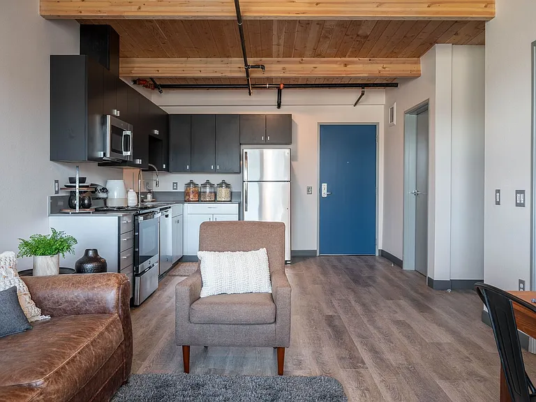 Dean River Apartments — Photo 56