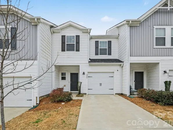 2207 Belterra Dr, Charlotte, NC 28216