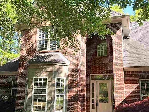 3rd image of 106 Woodbury Dr