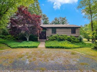 5200 Saddle Brook Rd, Oak Ridge, NC 27310