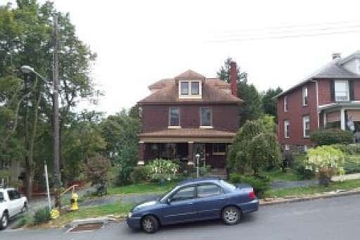 3rd image of 312 E Scribner Ave