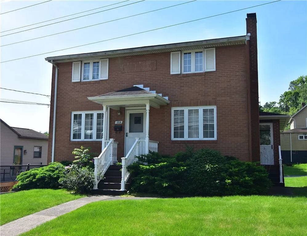 1058 Elwell St photo 1