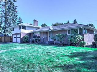 10840 NE Hassalo St, Portland, OR 97220