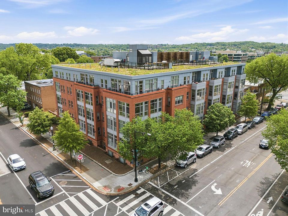 1st image of 900 11th St SE Unit 410