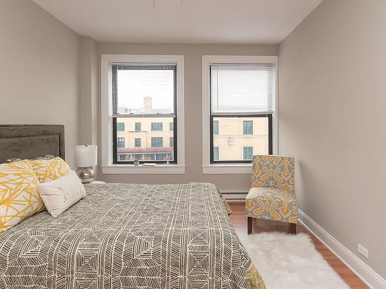 860 Hinman — Photo 13