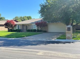 1820 High Ridge Rd, Benbrook, TX 76126