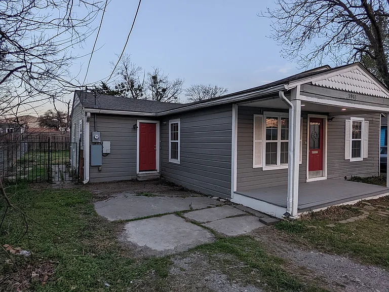 3903 Walnut St — Photo 2