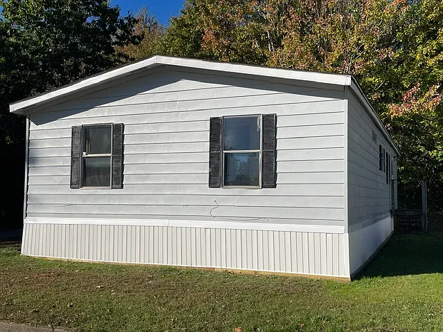3 bed, 1200 sqft, $995 — Photo 2