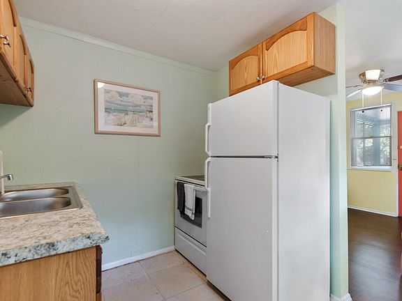 4th image of 1021 Michigan Dr W APT A