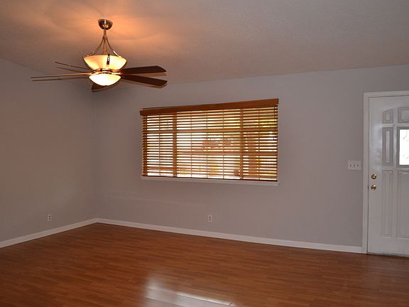 4th image of 6300 Lincoln Ave