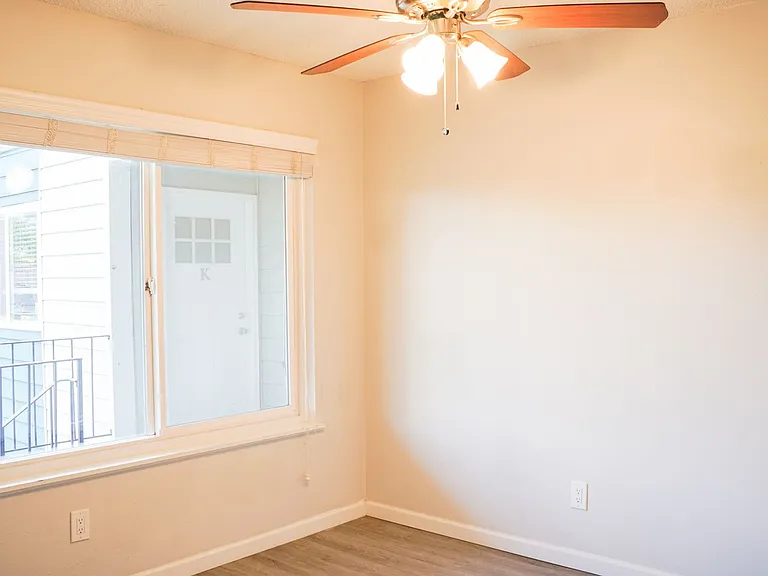 4030 SE Holgate Blvd #H — Photo 4