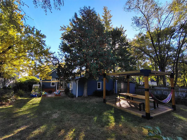 241 N Helen Ave — Photo 27