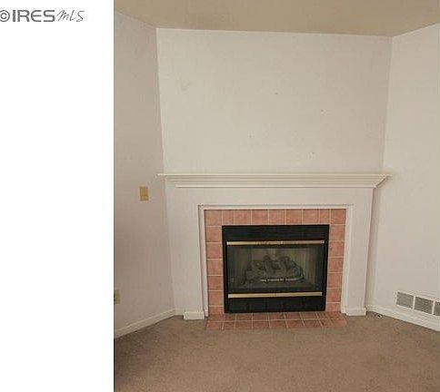 Gas fireplace