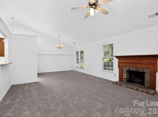3411 Pondridge Ct, Charlotte, NC 28269