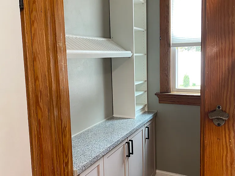 614 W 11th St — Photo 12