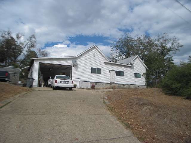 2nd image of 104 Gossett Pl