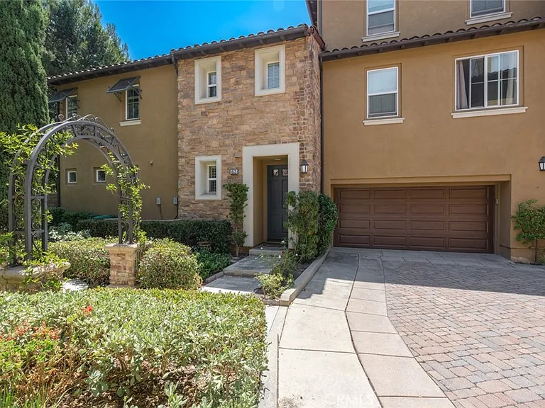 63 Gingerwood — Photo 1