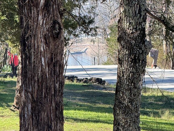 2nd image of 800 Compton Ridge Road