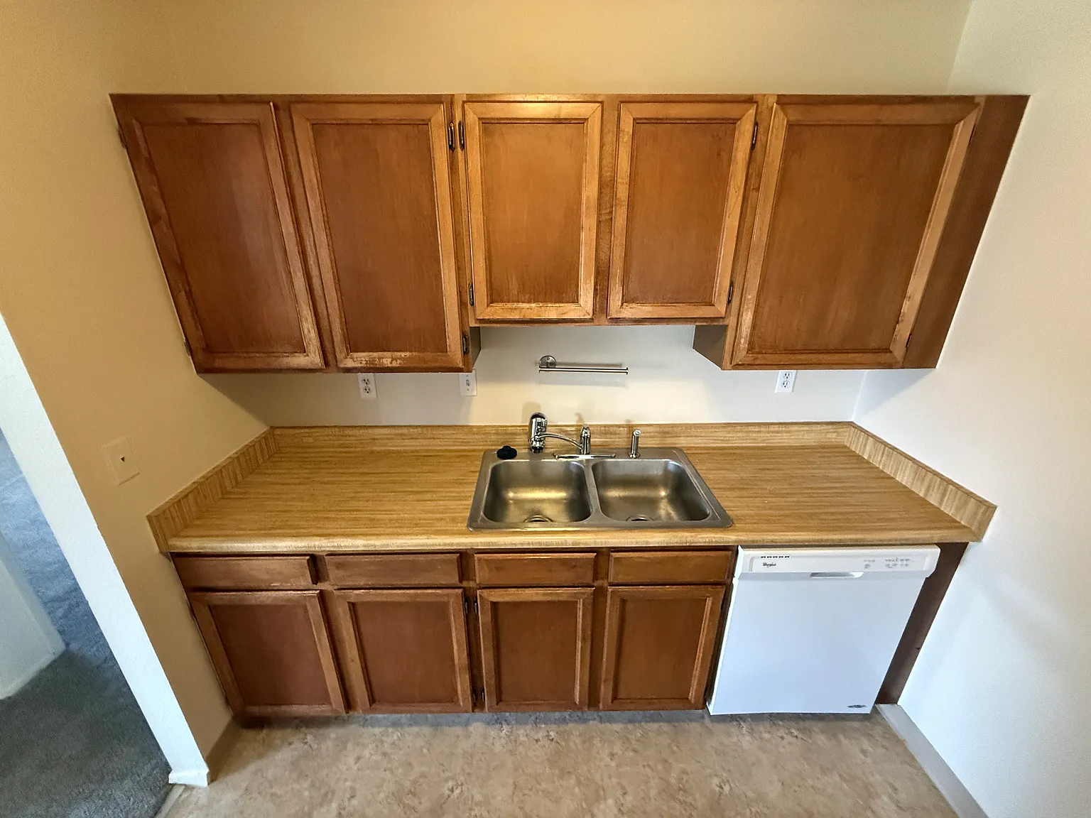1 bed, 707 sqft, $1,650 — Photo 2