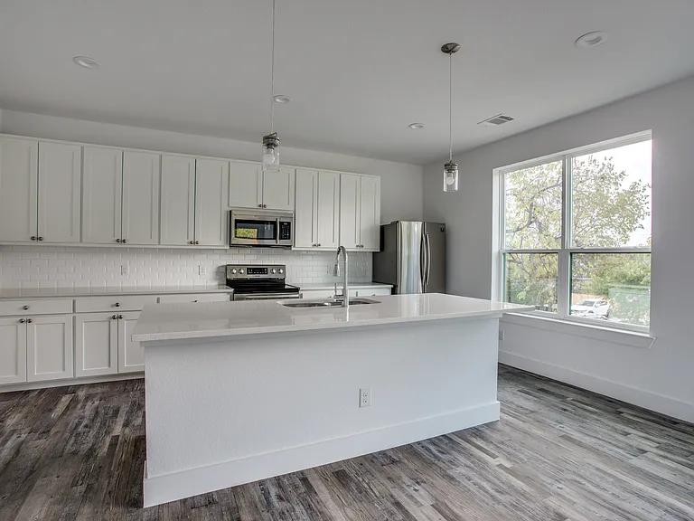 3218 Forest Park Blvd — Photo 13