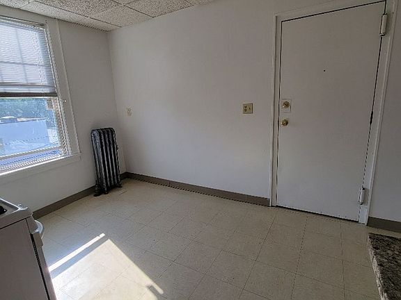 3rd image of 448 Hawley Ave #8