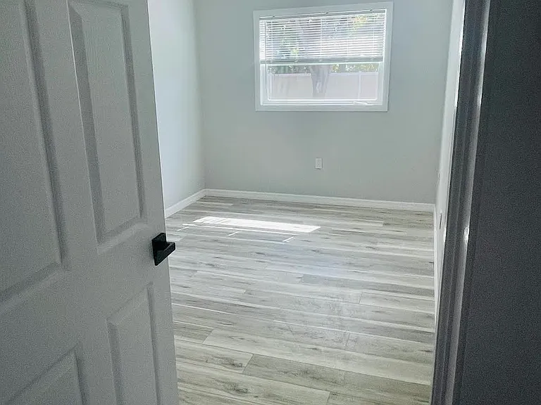 188 Berkshire Ln — Photo 21