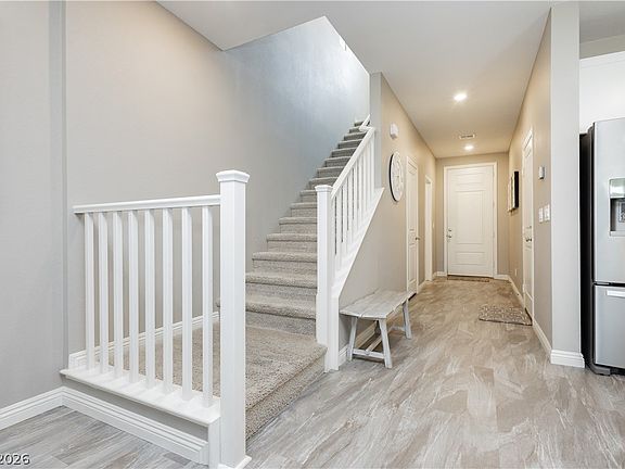 5th image of 882 Cherry Glen Pl