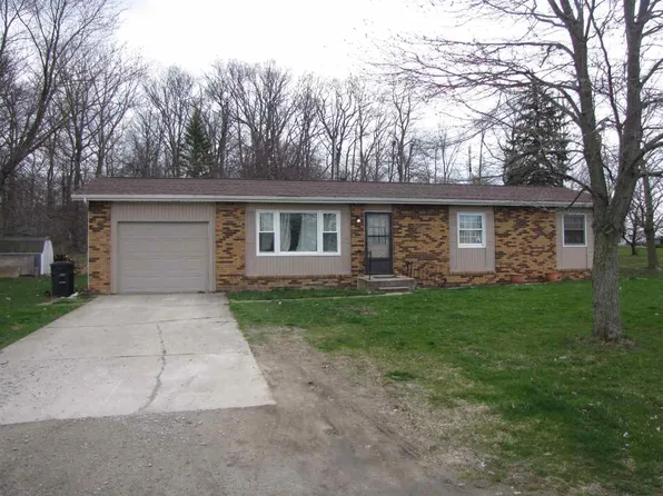 614 Circle Dr, Albion, IN 46701
