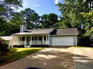1861 Rose Garden Ln, Loganville, GA 30052