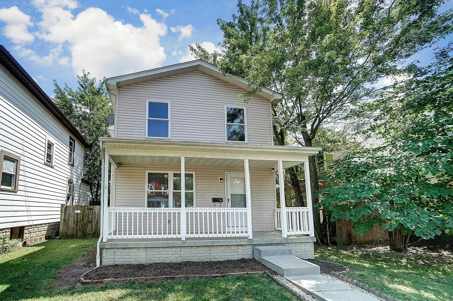 1591 Arlington Ave photo 1