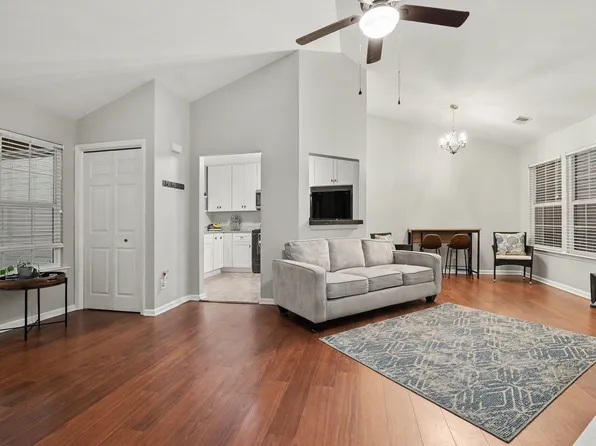 6121 Gray Gate Ln, Charlotte, NC