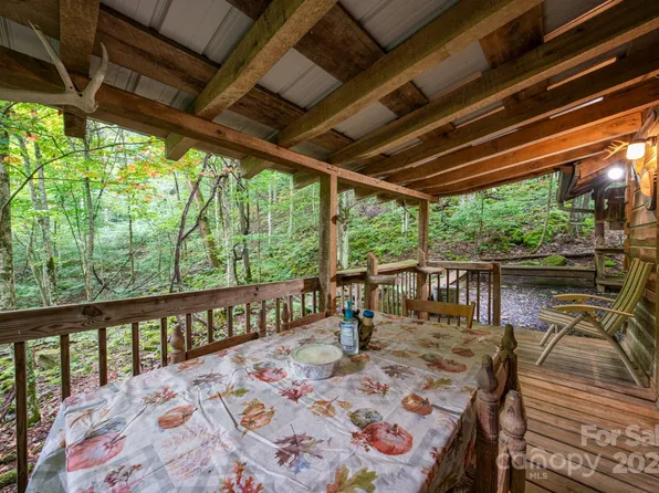 99 Autumn Leaf Trl, Burnsville, NC 28714
