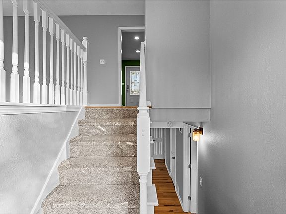 5th image of 6533 Asbury Ln NE