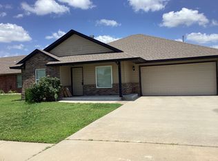 1604 Penn Ln, Moore, OK 73160
