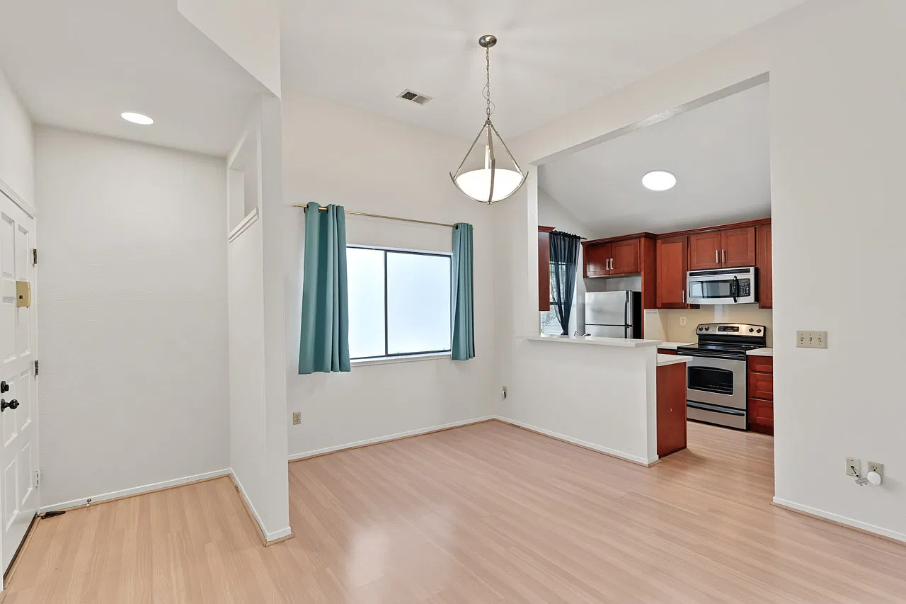 1540 Meadow Ridge Cir — Photo 4