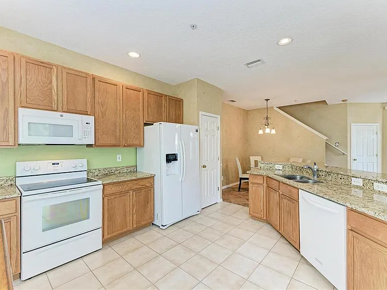 3931 Yellowstone Cir — Photo 17