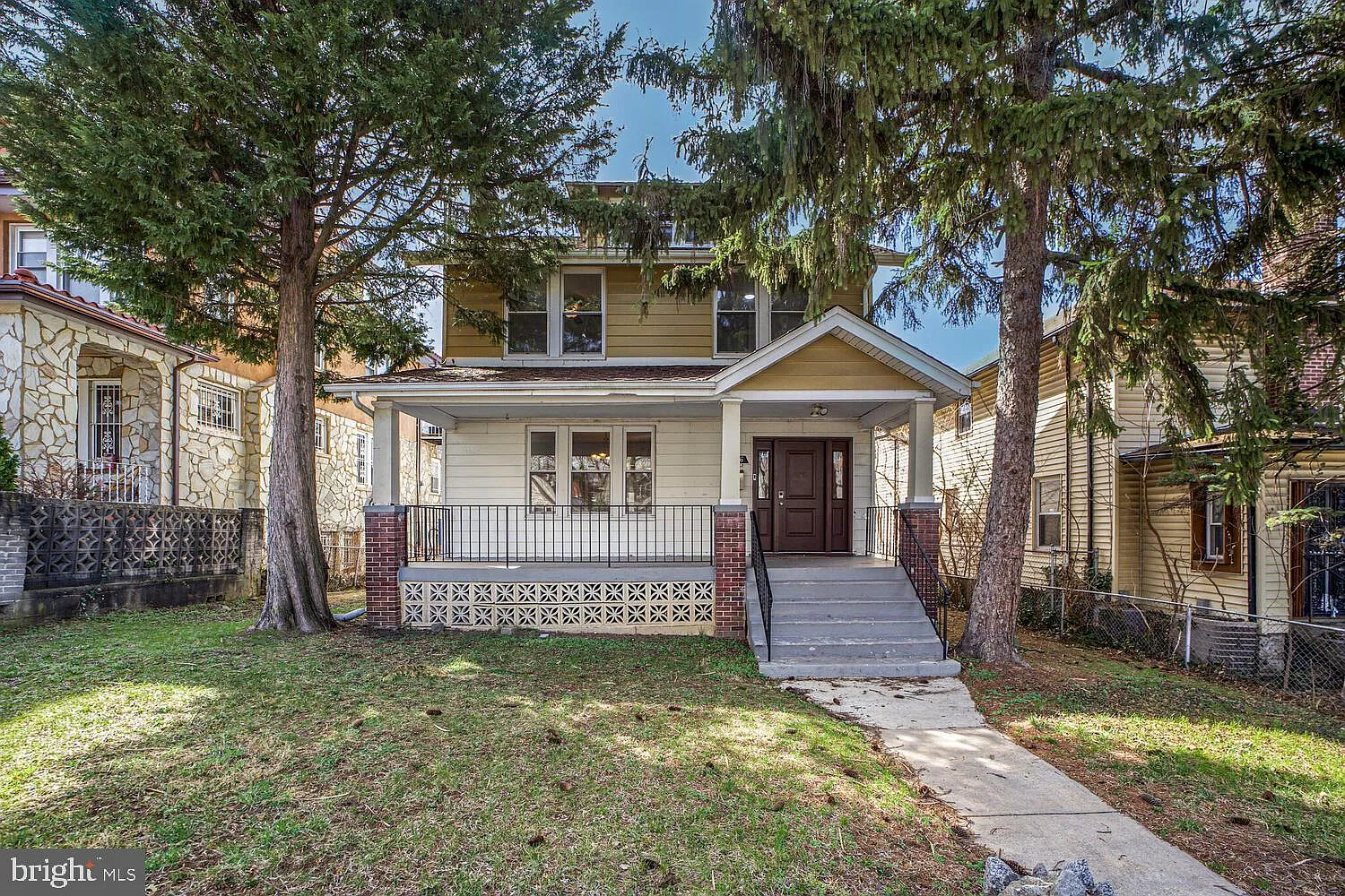 3 bed, 2.0 bath, 2156 sqft, $4,500 — Photo 1