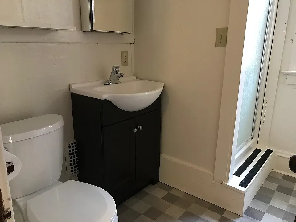 44 Isham St #2