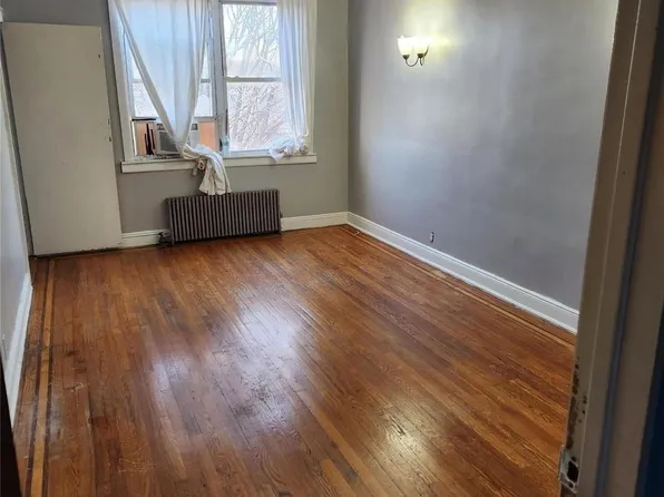 31-82 46th Street, Long Island City, NY 11103