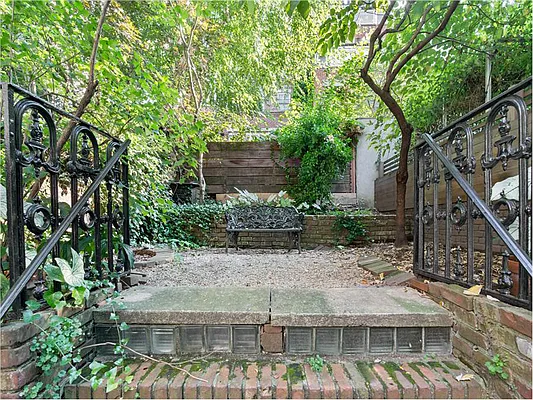 Sold by Sotheby's International Realty | media 5